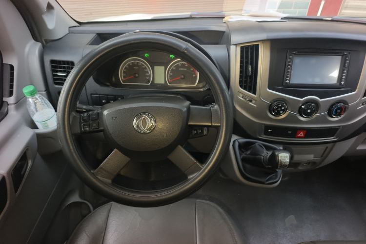 Used Dongfeng Yufeng 2016 2.5T Lingyun Van Short Wheelbase Mid-Roof China V Standard ZD25 Steering Wheel