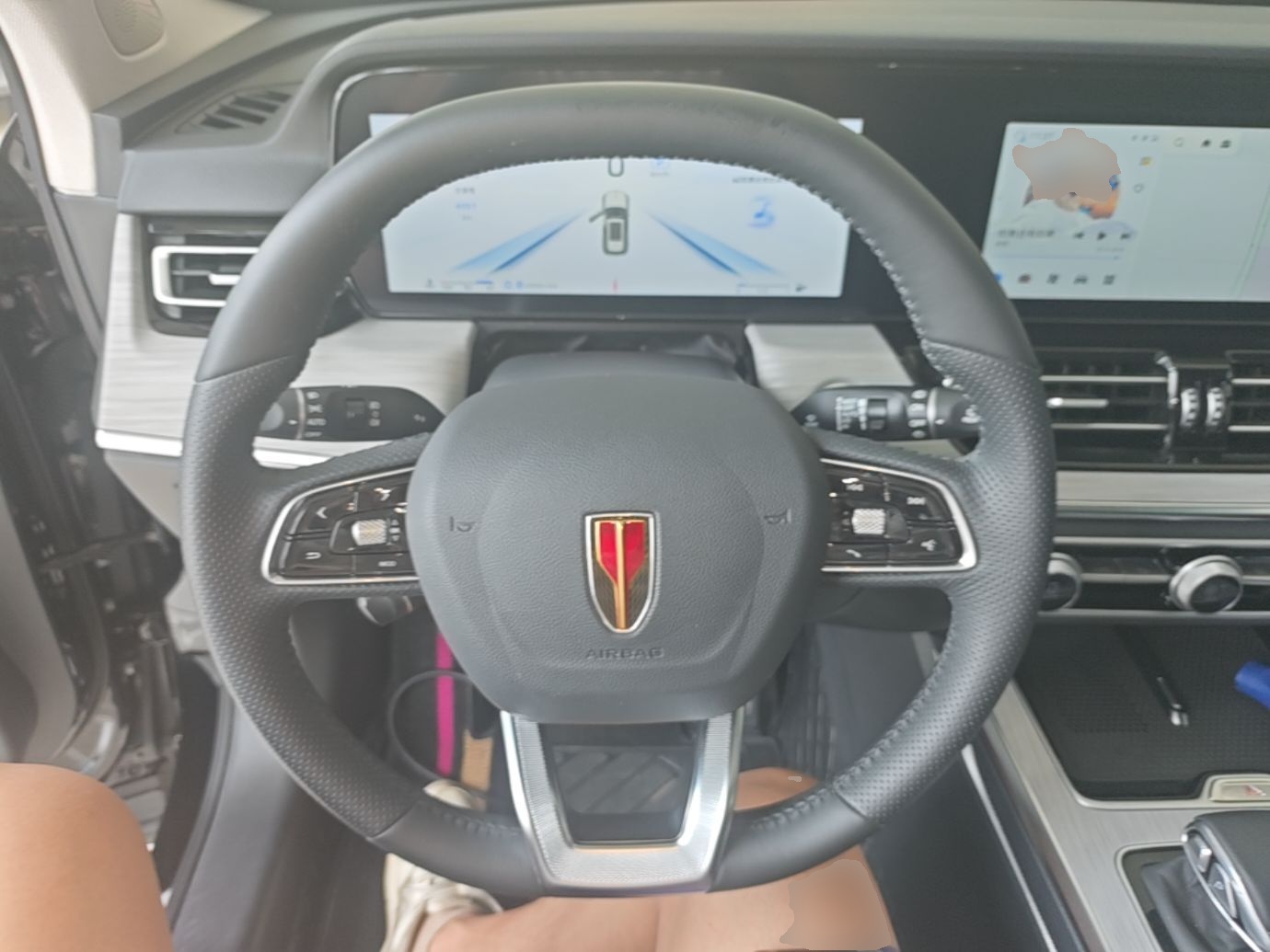 Hongqi HS5 2026 Model 2.0T Two-Wheel Drive Qi Yun Pro Edition — снимка 13