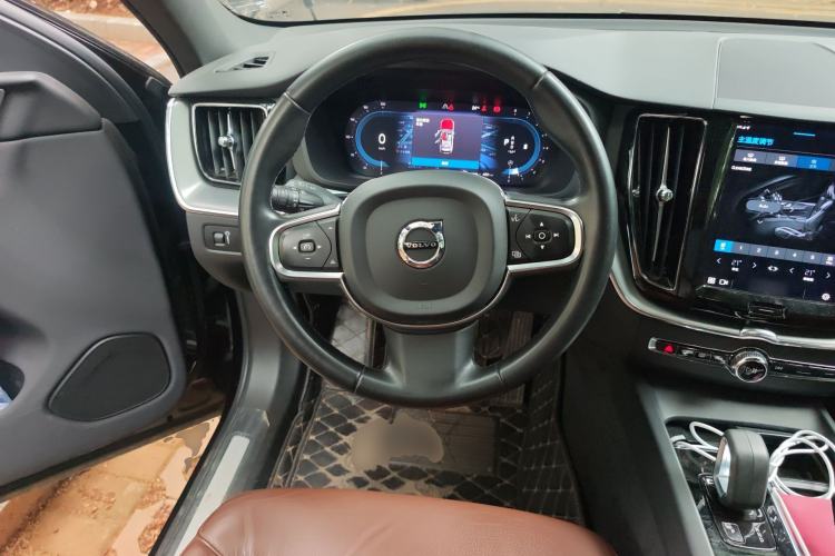 Used Volvo XC60 2022 B5 4x4 Zhiyi Luxury Edition