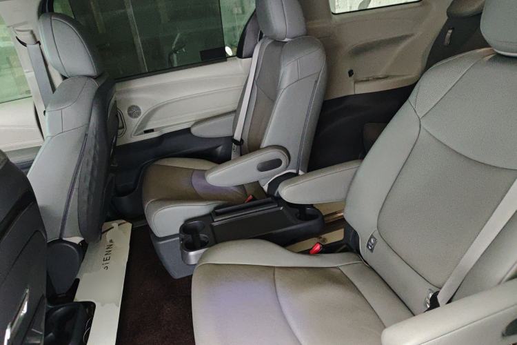 Used Toyota SIENNA 2021 2.5L Hybrid Luxury Edition Left Rear Seat