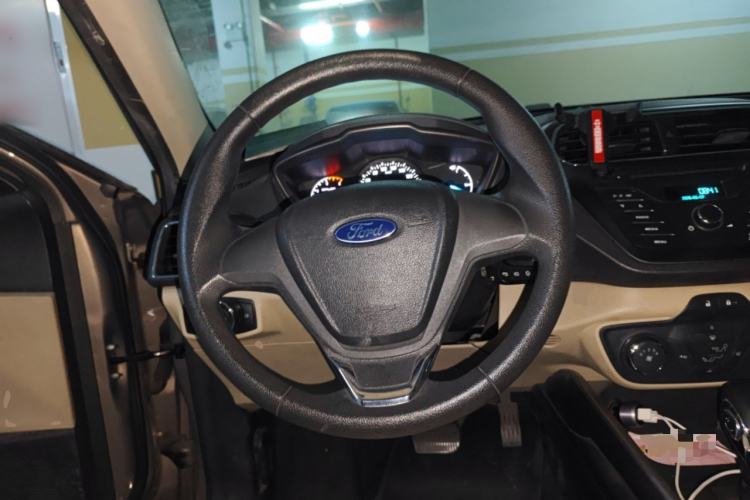 Used Ford Escort 2015 1.5L Automatic Comfort Edition Steering Wheel