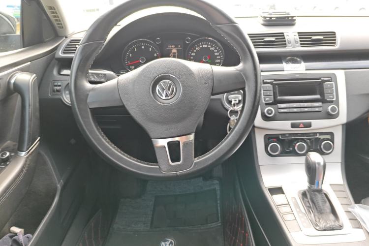 Used Volkswagen Magotan 2012 Revised 1.8TSI Comfort Version Steering Wheel
