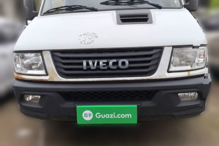 Used Iveco Daily 2017 2.8T V35 Cargo Van Mid-Roof 3/6 Seats 43S5
