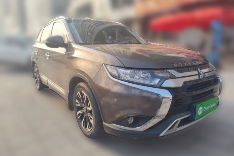 Used Mitsubishi Outlander 2019 2.0L Two-Wheel Drive Comfort Edition 5 Seats China V Standard Front Right 45 Deg