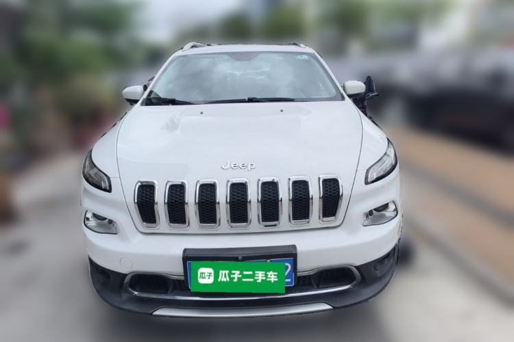 Used Jeep Cherokee 2017 2.0L Superior Edition