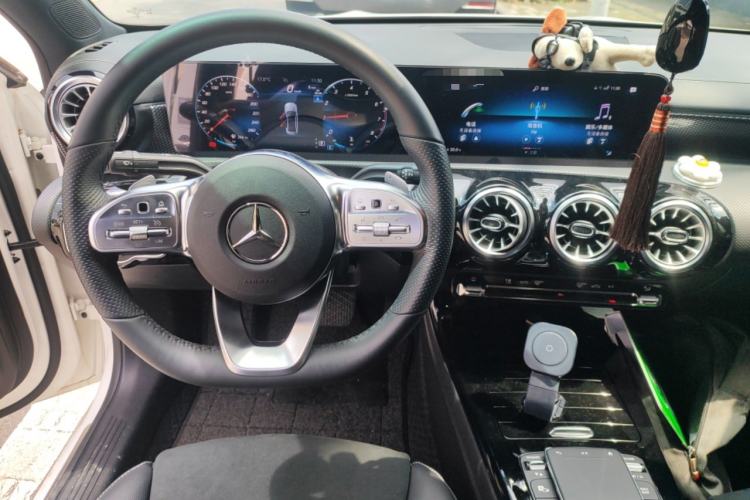 Used Mercedes-Benz A-Class 2022 Revised Version A 200 L Sport Sedan Fashionable Style Steering Wheel