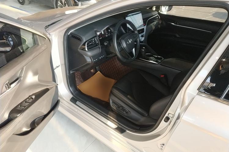 Used Toyota Camry 2021 2.5G Luxury Edition Driver Seat