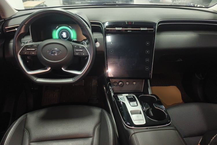 Used Hyundai Tucson 2023 Tucson L 1.5T Automatic Two-Wheel Drive DLX Luxury Edition Center Console