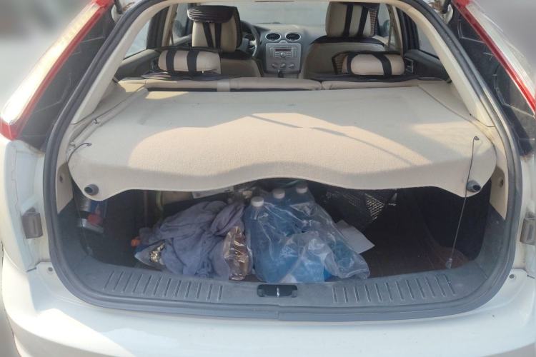 Ford Focus 2012 Hatchback Classic 1.8L Automatic Fashion Edition usata