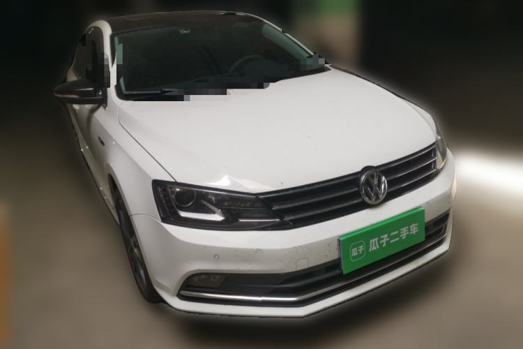 Used Volkswagen Sagitar 2018 280TSI DSG Luxury Model Front Right 45 Deg