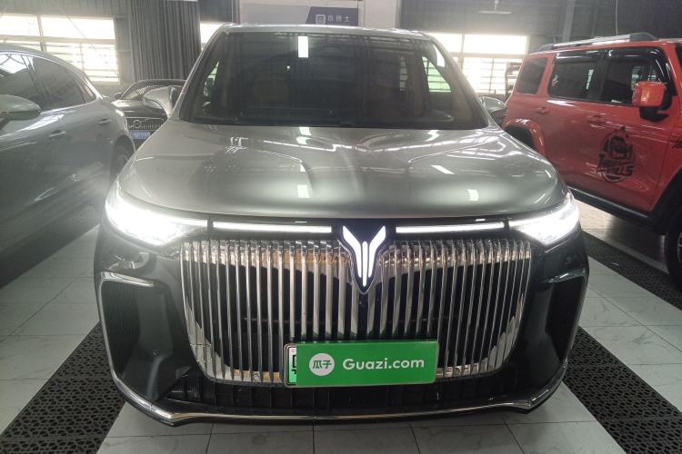 Used VOYAH Dream 2025 PHEV Four-Wheel Drive Prestige Kunpeng Edition
