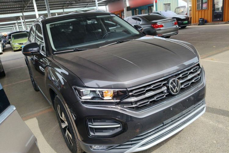 Used Volkswagen Tayron 2022 280TSI Two-Wheel Drive Luxury Smart Connectivity Version Front Right 45 Deg