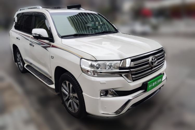 Used Toyota Land Cruiser 2018 5.7L VX-R Lifted Middle East Version