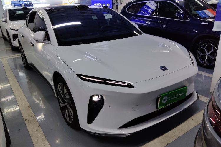 Used Nio ET5 2024 75 kWh Front Right 45 Deg