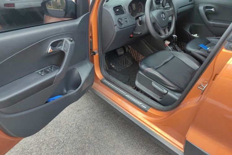 Used Volkswagen Polo 2016 1.4L Cross Polo Automatic Driver Seat