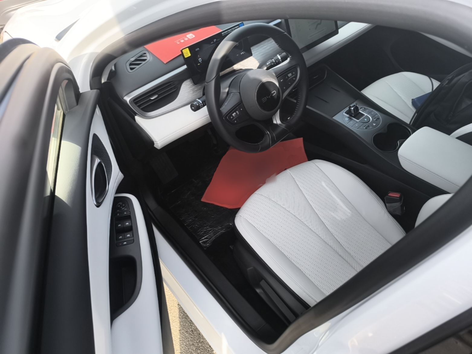 BYD Seal 05 DM-i 2025 DM-i Smart Drive 55KM Luxury Model — снимка 18