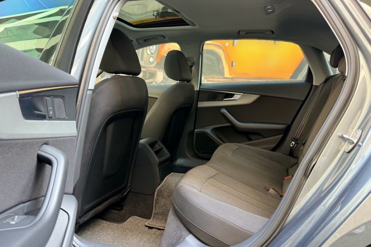 Used Audi A4L 2017 Plus 40 TFSI Ambition Model Interior 3