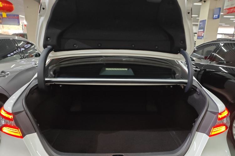 Used Toyota Camry 2019 Dual-Engine 2.5 HG Luxury Edition China V Standard Trunk