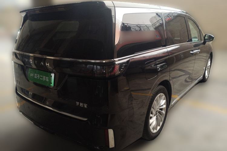 Used VOYAH Dream 2024 PHEV Extended-Range Premium Edition Rear Right 45 Deg