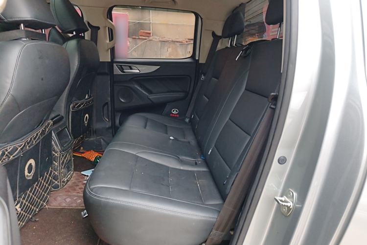 Used Great Wall Poer 2019 2.0T Commercial Version Manual Diesel Two-Wheel Drive Navigation Type Long Bed GW4D20M
