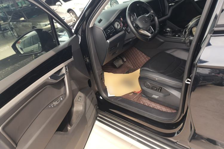 Used Volkswagen Touareg 2019 2.0 TSI Flagship Edition China VI