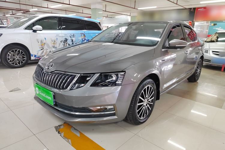 Used Skoda Octavia 2019 1.5L Automatic Smart Drive Luxury Edition China VI Standard