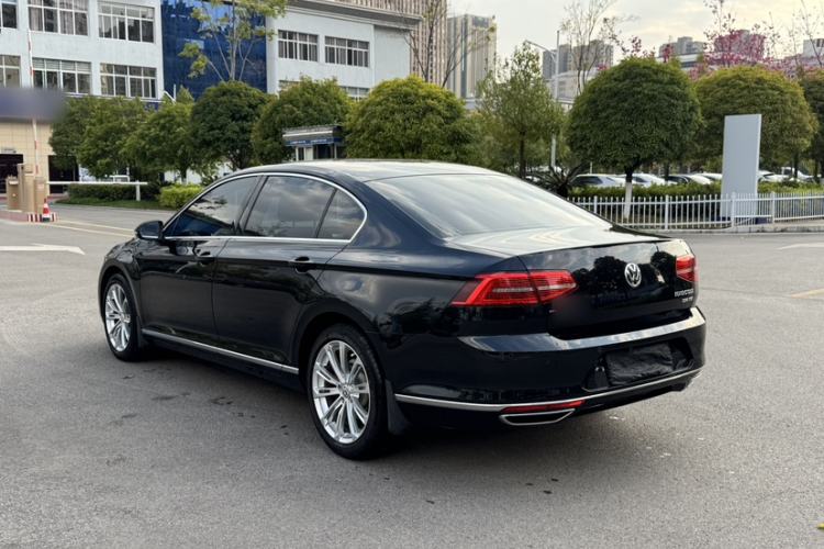 Used Volkswagen Magotan 2019 330TSI DSG Leading Model China VI Standard
