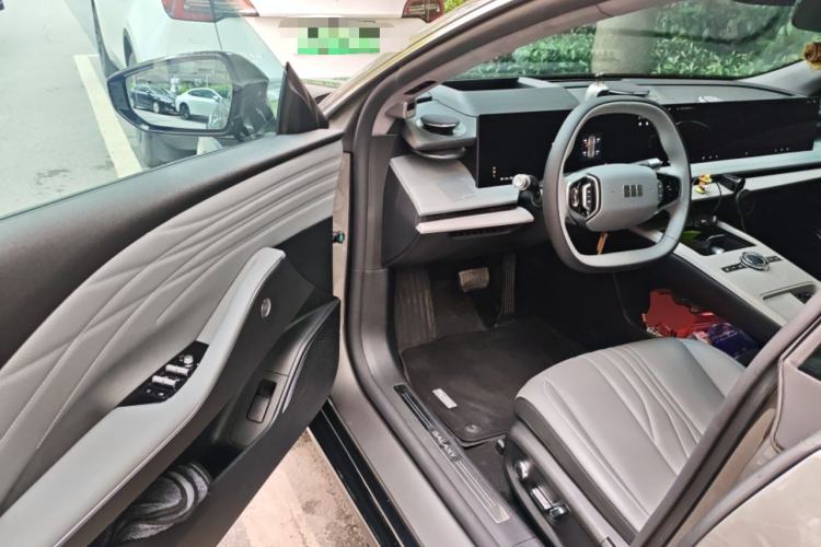 Used Geely Galaxy E8 2024 665 km Range Rear-Drive Starship Long-Range Version Driver Seat