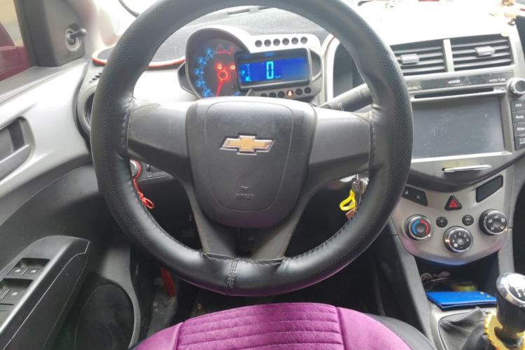 Used Chevrolet Aveo Sonic 2011 Sedan 1.4L MT SL