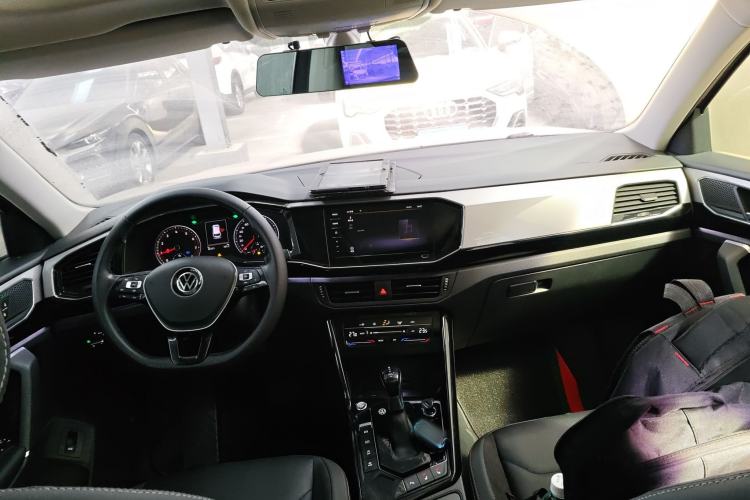 Used Volkswagen Tayron 2022 280TSI Two-Wheel Drive Luxury Smart Connectivity Version Center Console