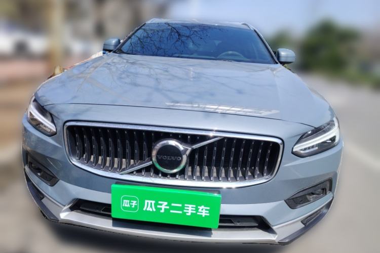 Used Volvo V90 2021 Cross Country B5 AWD Smart Range Edition Front