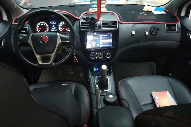 Used FORTHING Joyear X5 2013 1.6L Manual Luxury Model China IV Standard Center Console