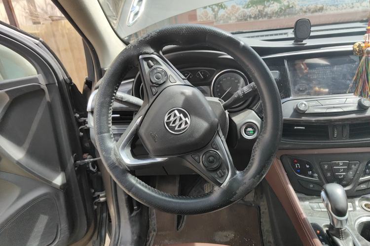 Used Buick Envision 2014 28T Four-Wheel Drive Luxury Model Steering Wheel
