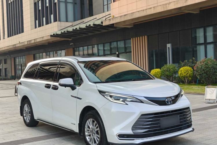 Used Toyota Sienna 2021 2.5L Hybrid Premium Edition
