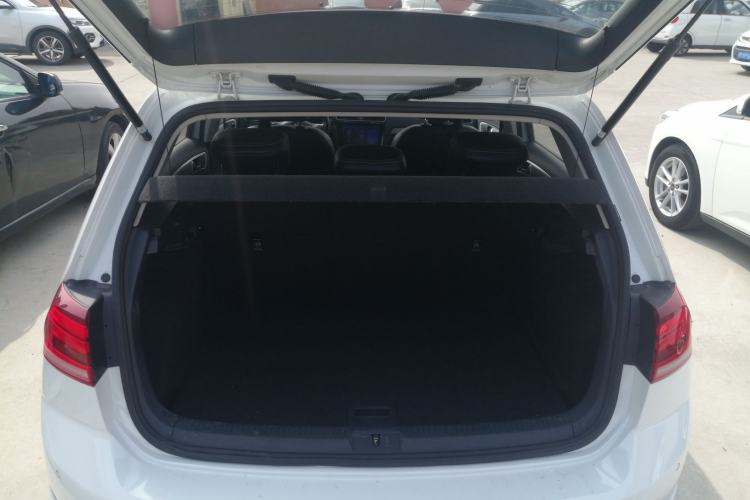 Used Volkswagen Golf 2018 1.6L Automatic Fashion Model