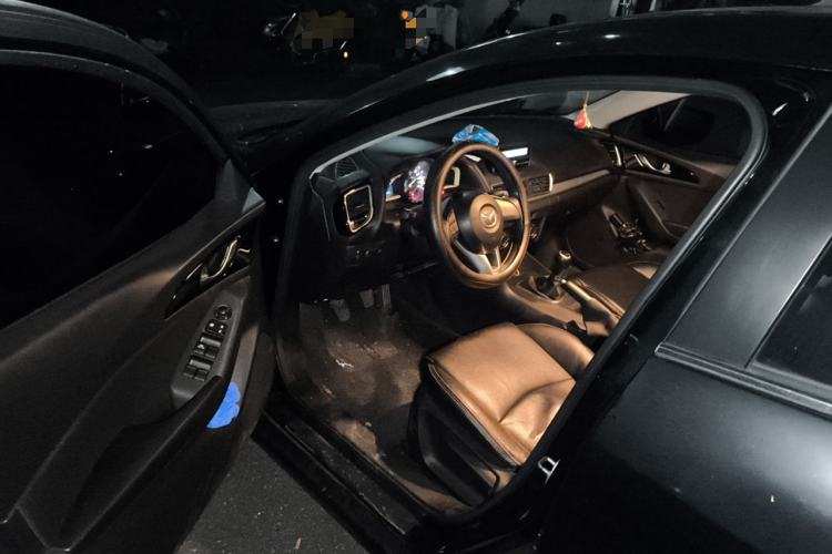 Used Mazda 3 Axela 2014 Sedan 1.5L Manual Comfort Model