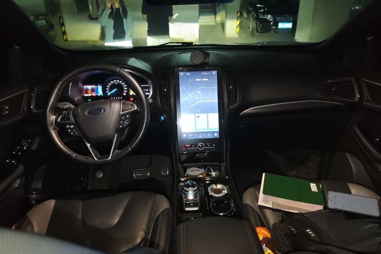 Used Ford Edge 2020 EcoBoost 245 4x4 ST-Line 7-Seater Center Console