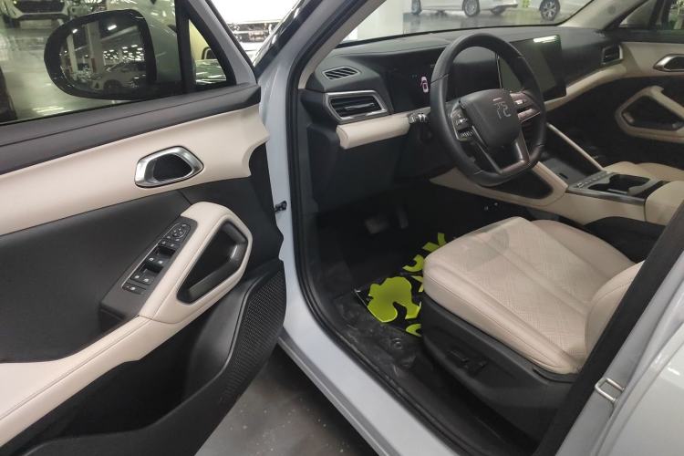 Used BYD Yuan UP 2025 Intelligent Driving Version 401 km Leading Edition
