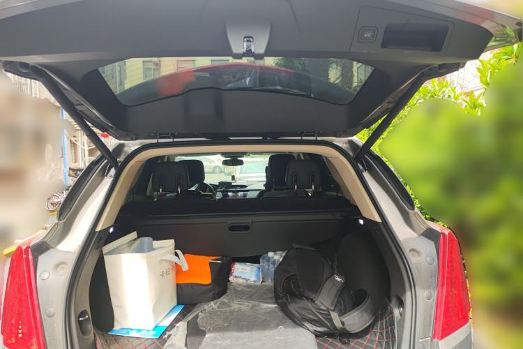 Used Cadillac XT5 2018 25T Luxury Model Trunk