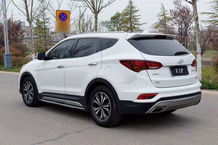 Used Hyundai Santa Fe 2017 2.0T Automatic All-Wheel Drive Smart 7-Seater
