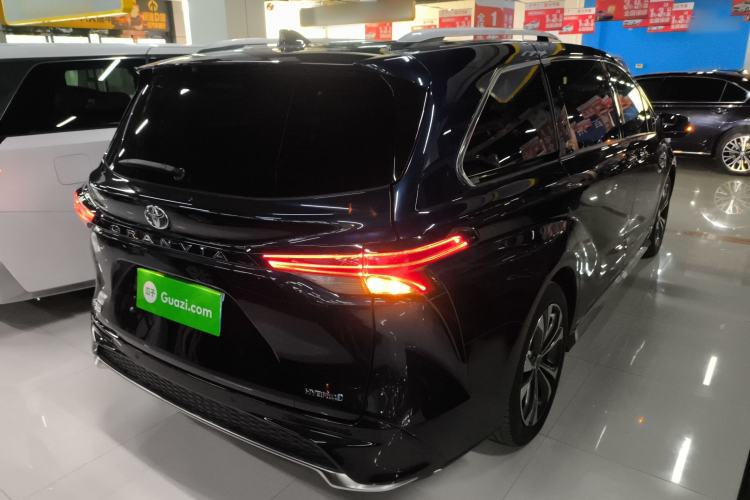 Used Toyota Granvia 2023 2.5L Hybrid Flagship VIP Edition