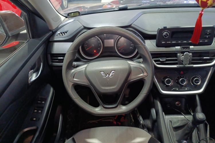 Used Wuling Hongguang S3 2019 1.5L Manual Standard Version China VI Standard