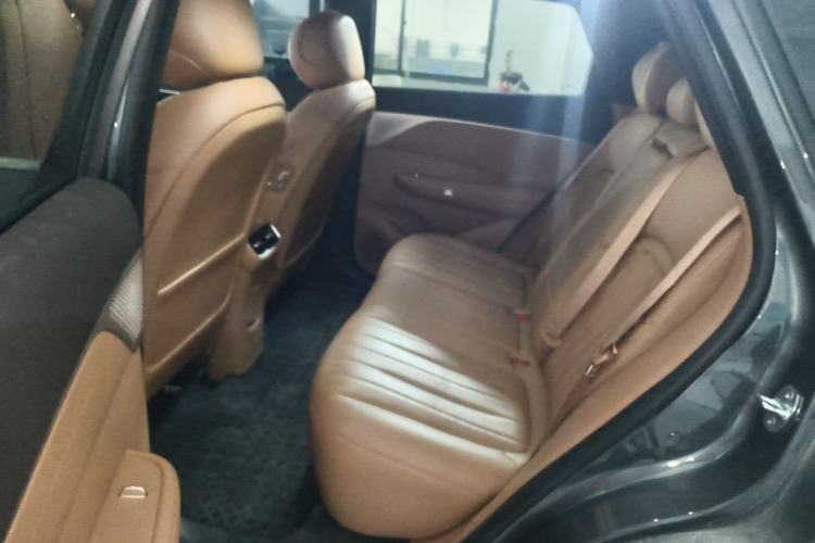 Used Dongfeng Aeolus L8 2025 Model 185KM Dream Edition Left Rear Seat