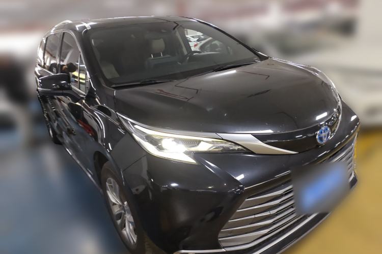 Used Toyota SIENNA 2021 2.5L Hybrid Ultimate Edition Front Right 45 Deg