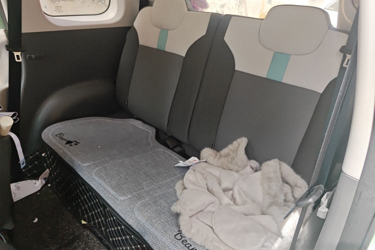 Used CHANGAN NEVO Lumin 2022 155 km – Refreshingly Sweet Edition Left Rear Seat