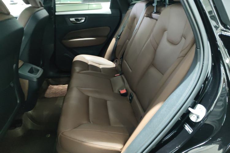 Used Volvo XC60 2025 B5 4x4 Smart Luxury Edition
