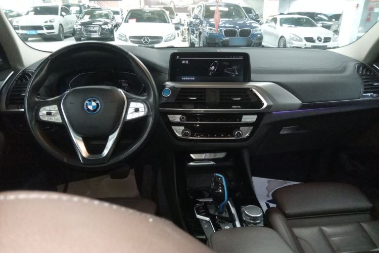 Used BMW iX3 2021 Updated Leading Type Center Console