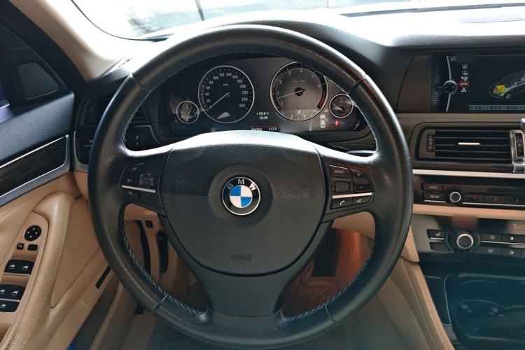 Used BMW 5 Series 2012 530Li Leading Model Steering Wheel