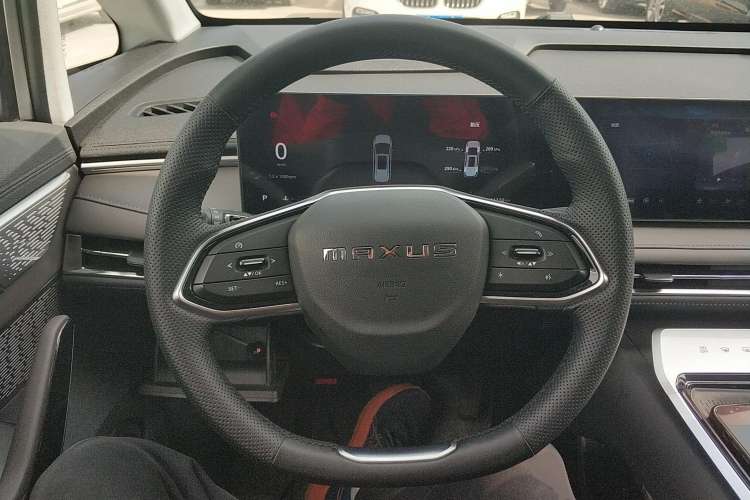 Used SAIC MAXUS G70 2024 2.0T Automatic Luxury Edition 7 Seats
