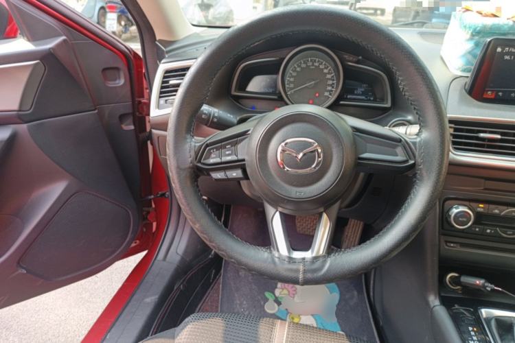 Used Mazda 3 Axela 2017 Sedan 1.5L Automatic Luxury Model Emission Standard China V Steering Wheel